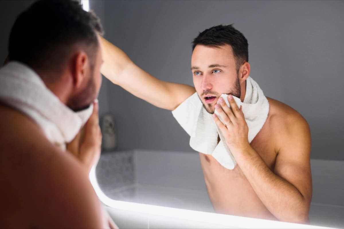 Urutan Skincare Routine Cowok yang Tepat di Malam Hari