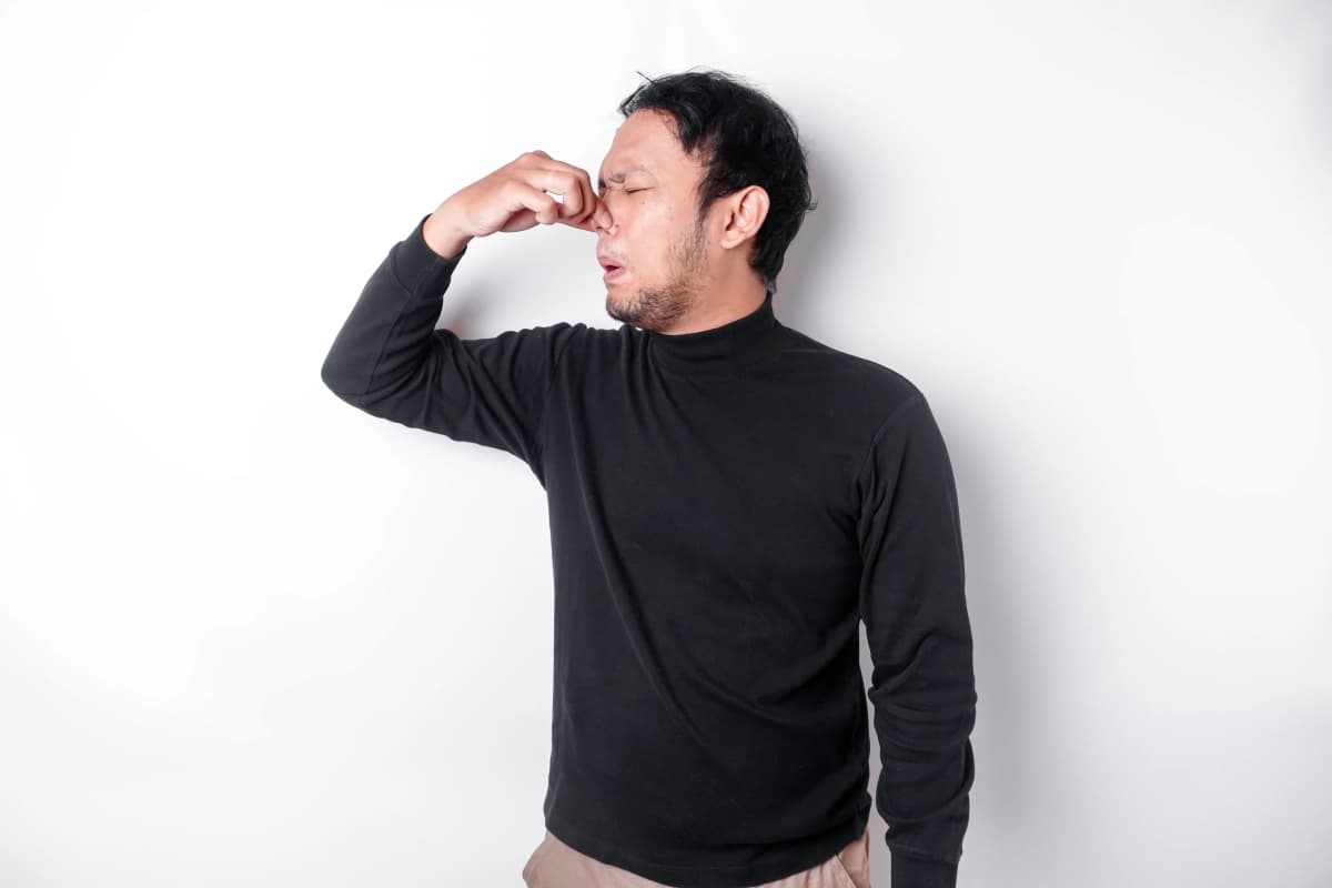 Pengin Wangi Setiap Saat? Coba Cara Alami Menghilangkan Bau Badan Cowok Berikut Ini!