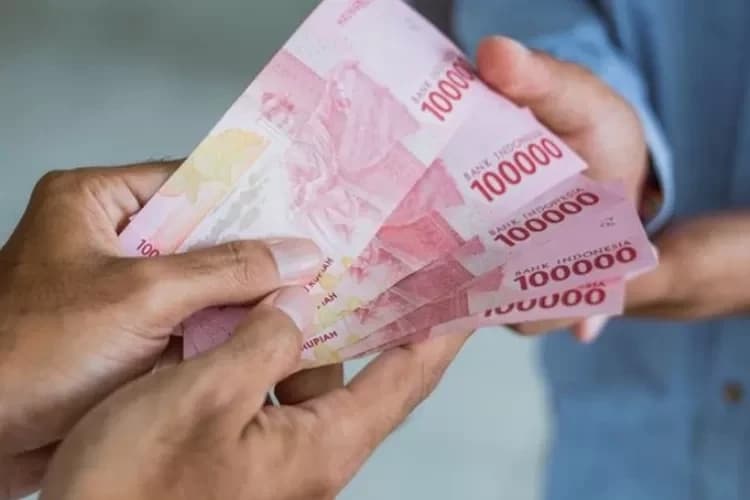 Biar Nggak Boros, Ini 6 Tips Mengelola THR dengan Bijak