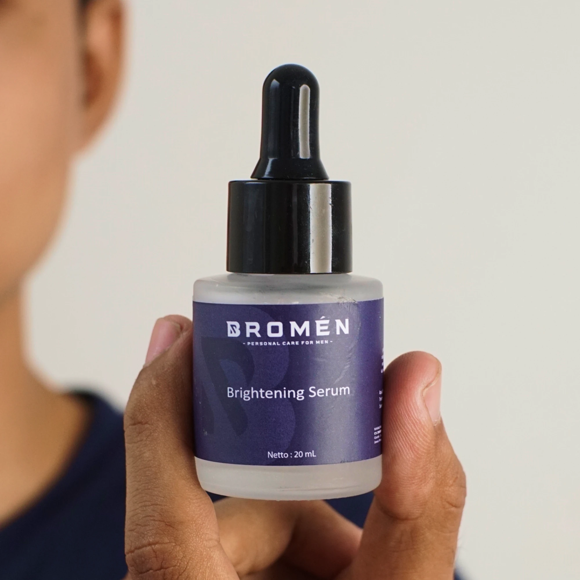 bromen brightening serum closeup